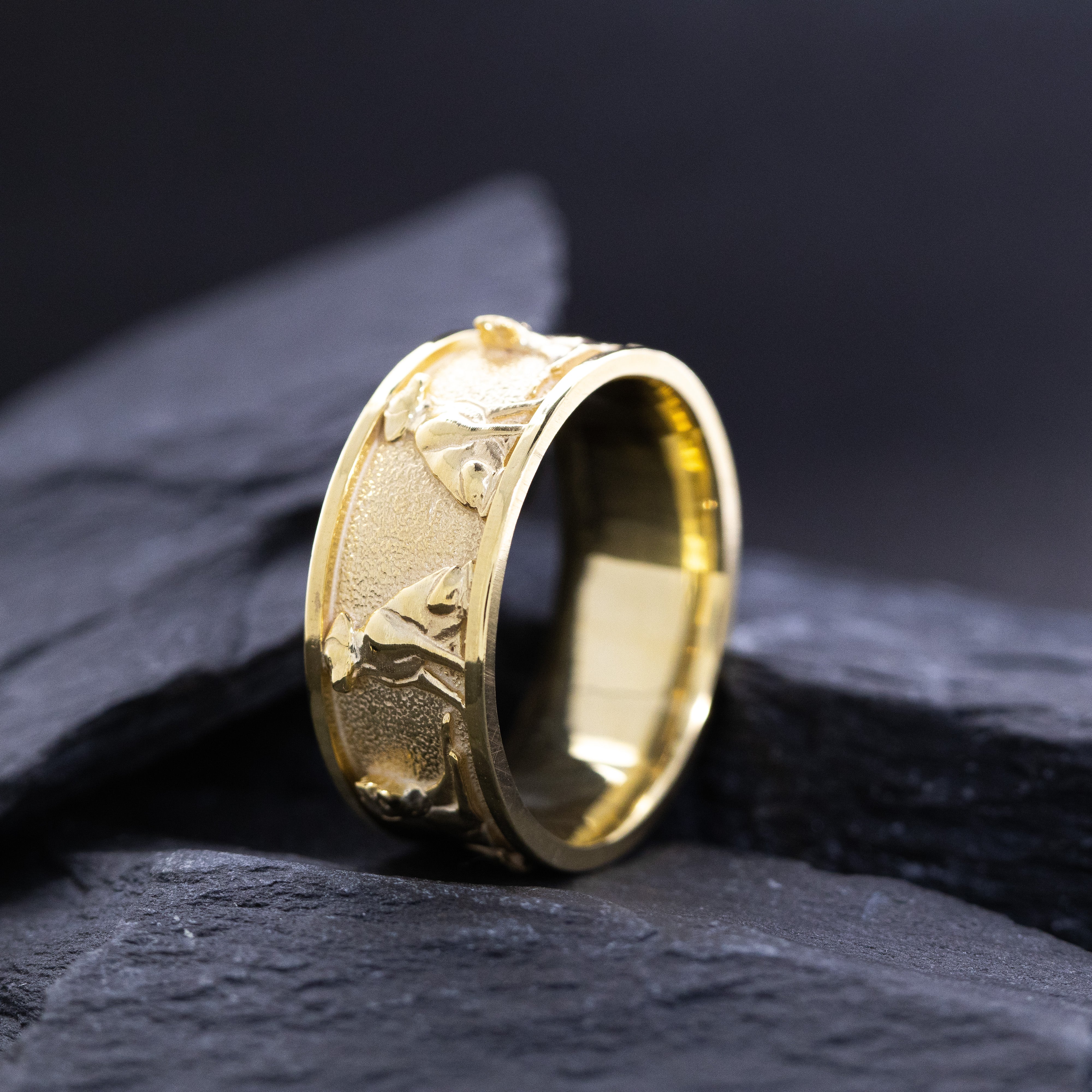 10mm Solid Yellow Gold Band with Labrador Retriever Reliefs