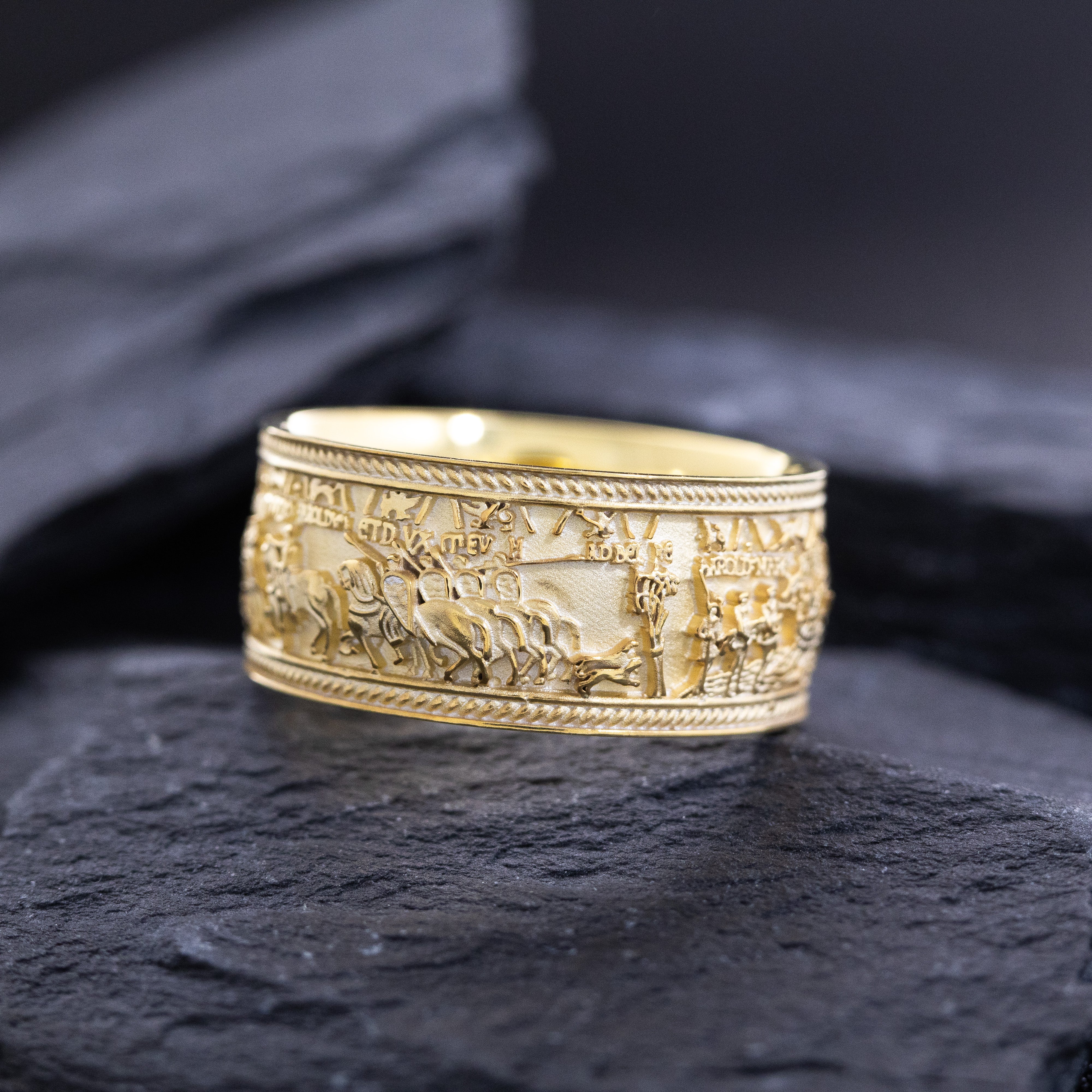 10mm Solid Yellow Gold Band with Bayeux Tapestry Relief