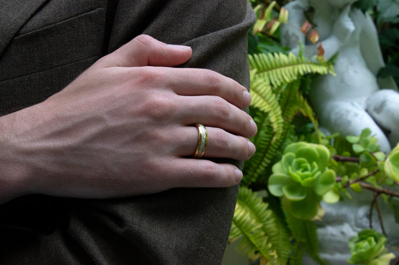 6mm, gold ring, gold plated tungsten ring, ring with meteorite inlay, green plants, suit, ring on hand